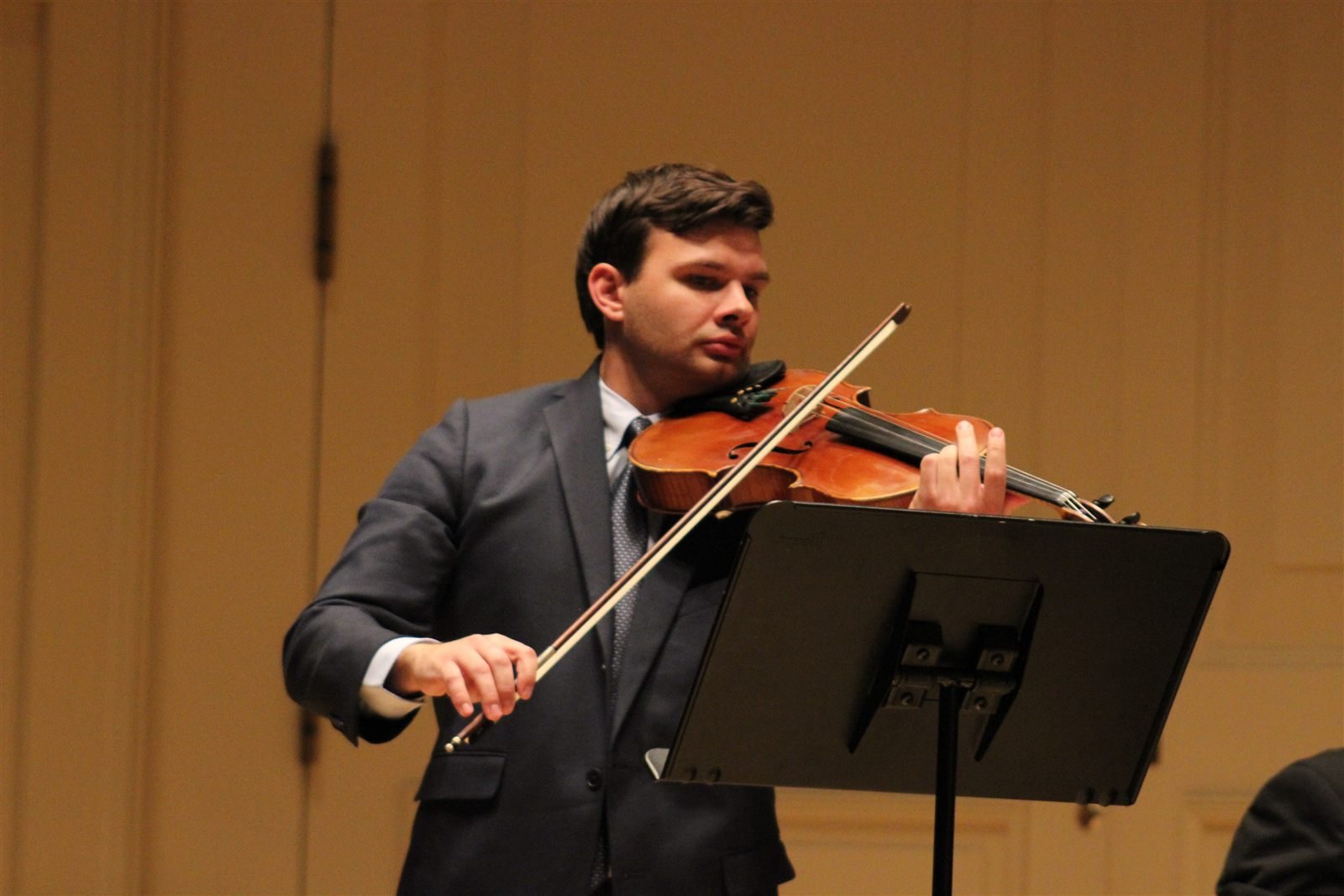 Ivan Ugorich performing